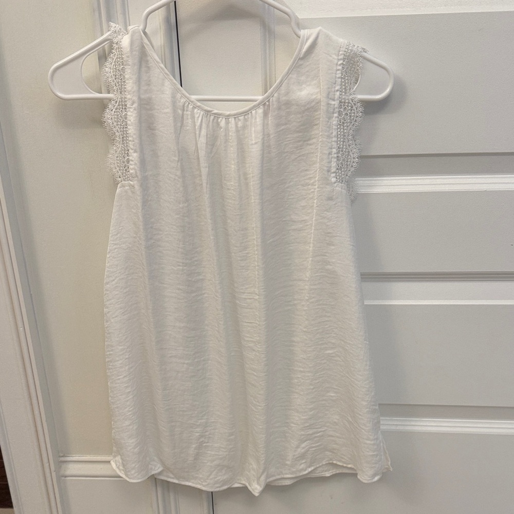 Vince Camuto White Lace Trim Sleeveless Top